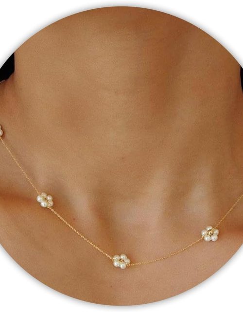SmileBelle Daisy Pearl Necklace, Dainty Pearl Choker Necklace for Women as Flower Necklace Gift, 14K Gold Plated Stainless Steel Gold Necklaces as Birthday Gifts for Her Daisy Costume Gift